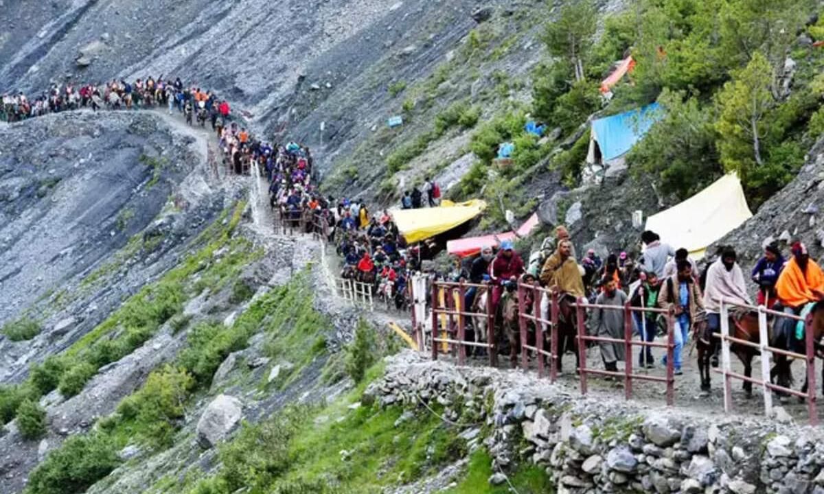 മോശം കാലാവസ്ഥയെ തുടര്ന്ന് അമര്നാഥ് യാത്ര റദ്ദാക്കി മോശം കാലാവസ്ഥയെ തുടര്ന്ന് അമര്നാഥ് യാത്ര റദ്ദാക്കി