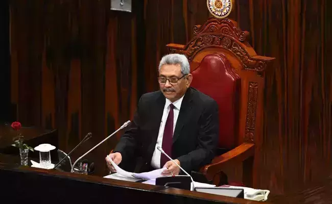 ശ്രീലങ്കന് പ്രസിഡന്റ് രക്ഷപ്പെട്ടത് നാവിക ആസ്ഥാനത്തേക്ക് ശ്രീലങ്കന് പ്രസിഡന്റ് രക്ഷപ്പെട്ടത് നാവിക ആസ്ഥാനത്തേക്ക്