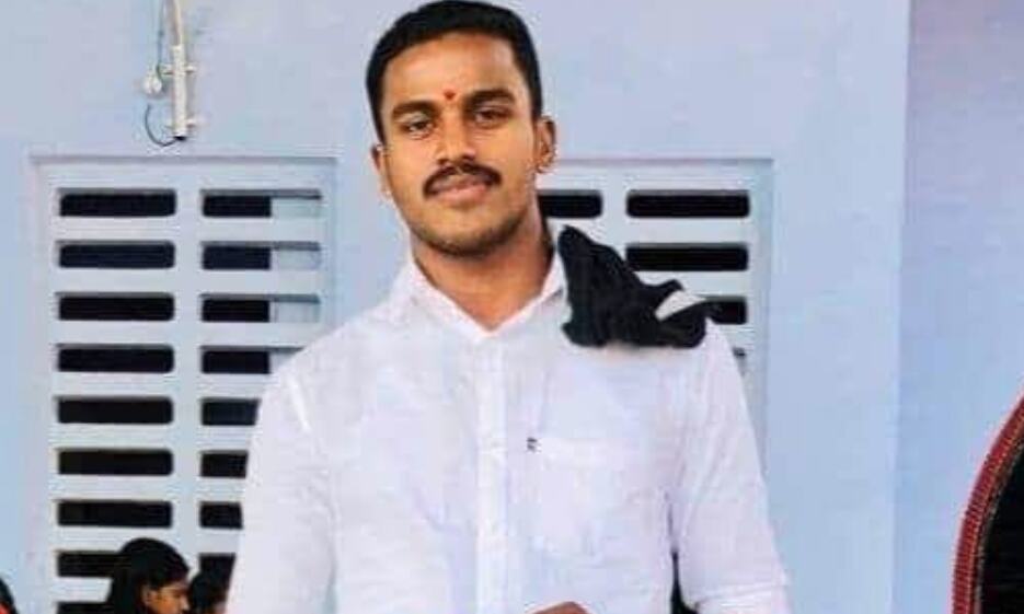പോക്സോ കേസില് ജാമ്യത്തിലിറങ്ങിയ യുവമോര്ച്ച നേതാവ് ഇരയെ ആക്രമിക്കാന് ശ്രമിച്ചു; വീണ്ടും പോക്സോ പ്രകാരം റിമാന്ഡില് പോക്സോ കേസില് ജാമ്യത്തിലിറങ്ങിയ യുവമോര്ച്ച നേതാവ് ഇരയെ ആക്രമിക്കാന് ശ്രമിച്ചു; വീണ്ടും പോക്സോ പ്രകാരം റിമാന്ഡില്