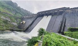 നീരൊഴുക്ക് ശക്തം: കക്കയം ഡാമിന്റെ ഷട്ടര് തുറന്നു, കുറ്റ്യാടി പുഴയുടെ തീരത്തുള്ളവര്ക്ക് ജാഗ്രതാനിര്ദേശം നീരൊഴുക്ക് ശക്തം: കക്കയം ഡാമിന്റെ ഷട്ടര് തുറന്നു, കുറ്റ്യാടി പുഴയുടെ തീരത്തുള്ളവര്ക്ക് ജാഗ്രതാനിര്ദേശം