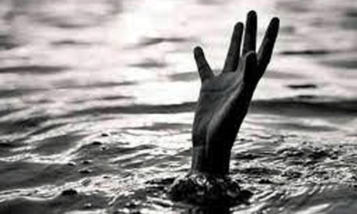 മദ്റസ വിട്ട് പോകുന്നതിനിടെ വിദ്യാര്ഥി കുളത്തില് വീണു മരിച്ചു മദ്റസ വിട്ട് പോകുന്നതിനിടെ വിദ്യാര്ഥി കുളത്തില് വീണു മരിച്ചു