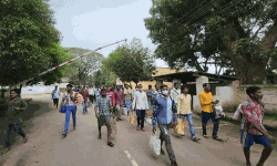 അഞ്ച് വര്ഷത്തെ ജയില്വാസത്തിന് ശേഷം മോചനം; യുഎപിഎ കേസില് 121 ആദിവാസികളെ വെറുതെ വിട്ടു അഞ്ച് വര്ഷത്തെ ജയില്വാസത്തിന് ശേഷം മോചനം; യുഎപിഎ കേസില് 121 ആദിവാസികളെ വെറുതെ വിട്ടു
