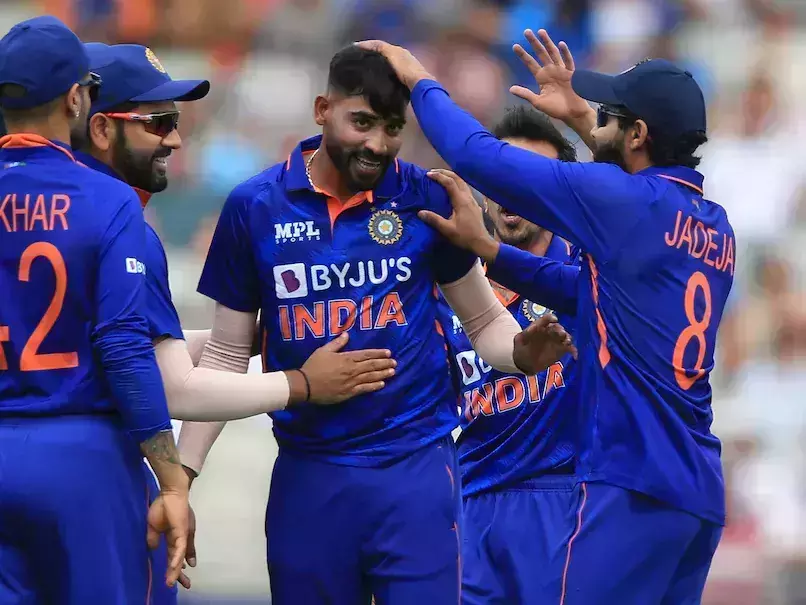 മാഞ്ചസ്റ്ററില്‍ ഇന്ത്യയ്ക്ക് ലക്ഷ്യം 260 റണ്‍സ്