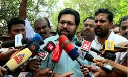 പോലിസ് സ്റ്റേഷനിലേക്ക് തള്ളിക്കയറാന് യൂത്ത് കോണ്ഗ്രസ് ശ്രമം; വലിയതുറ സ്റ്റേഷന് മുന്പില് യൂത്ത് കോണ്ഗ്രസ് പ്രതിഷേധം പോലിസ് സ്റ്റേഷനിലേക്ക് തള്ളിക്കയറാന് യൂത്ത് കോണ്ഗ്രസ് ശ്രമം; വലിയതുറ സ്റ്റേഷന് മുന്പില് യൂത്ത് കോണ്ഗ്രസ് പ്രതിഷേധം