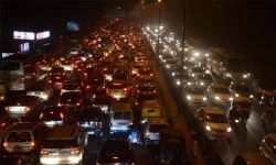 ഡല്‍ഹിയിലെ കാറുകളില്‍ ഇന്ധനം വ്യക്തമാക്കുന്ന സ്റ്റിക്കര്‍ നിര്‍ബന്ധമാക്കുന്നു