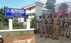 നീറ്റ് പരീക്ഷയില്‍ അടിവസ്ത്രമഴിച്ച് പരിശോധന: അഞ്ചു വനിത ജീവനക്കാര്‍ അറസ്റ്റില്‍