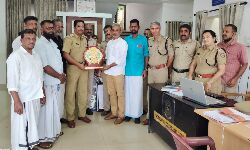 ഒറ്റപ്പാലം പോലിസ് സ്‌റ്റേഷന് ദേശീയ പുരസ്‌കാരം; ഉദ്യോഗസ്ഥരെ എസ്ഡിപിഐ ആദരിച്ചു