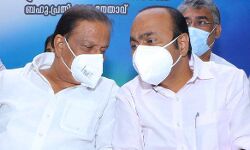 വി ഡി സതീശനും കെ സുധാകരനും എതിരായ ഡിവൈഎഫ്ഐ പരാതി പ്രത്യേക സംഘം അന്വേഷിക്കും വി ഡി സതീശനും കെ സുധാകരനും എതിരായ ഡിവൈഎഫ്ഐ പരാതി പ്രത്യേക സംഘം അന്വേഷിക്കും