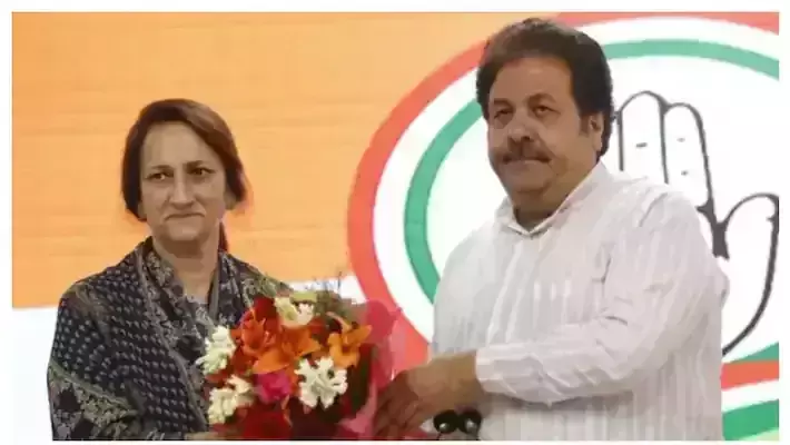 ബിജെപി മുന്‍ എംഎല്‍എയുടെ ഭാര്യ കോണ്‍ഗ്രസില്‍ ചേര്‍ന്നു