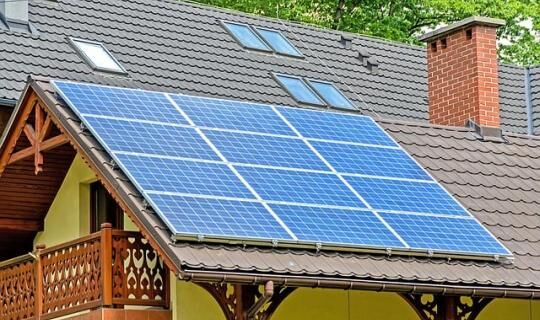 പുരപ്പുറ സോളാർ പദ്ധതി: ഉപഭോക്താക്കൾക്കുള്ള ഇളവുകൾ വെട്ടാനുള്ള കെഎസ്ഇബി നീക്കം തടഞ്ഞ് റെഗുലേറ്ററി കമ്മീഷൻ പുരപ്പുറ സോളാർ പദ്ധതി: ഉപഭോക്താക്കൾക്കുള്ള ഇളവുകൾ വെട്ടാനുള്ള കെഎസ്ഇബി നീക്കം തടഞ്ഞ് റെഗുലേറ്ററി കമ്മീഷൻ