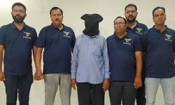 മകനെ ഗ്രൈന്ഡര് കല്ല് കൊണ്ട് തലയ്ക്കടിച്ചു കൊന്നു; ശരീരം കഷ്ണങ്ങളാക്കി പലയിടങ്ങളില് ഉപേക്ഷിച്ചു; അച്ഛന് അറസ്റ്റില് മകനെ ഗ്രൈന്ഡര് കല്ല് കൊണ്ട് തലയ്ക്കടിച്ചു കൊന്നു; ശരീരം കഷ്ണങ്ങളാക്കി പലയിടങ്ങളില് ഉപേക്ഷിച്ചു; അച്ഛന് അറസ്റ്റില്