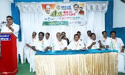 കരിനിയമങ്ങള് നടപ്പിലാക്കാന് ഇടതുസര്ക്കാര് വ്യഗ്രത കാണിക്കുന്നു: ഐഎന്ടിയുസി നേതാവ് മനോജ് എടാണി കരിനിയമങ്ങള് നടപ്പിലാക്കാന് ഇടതുസര്ക്കാര് വ്യഗ്രത കാണിക്കുന്നു: ഐഎന്ടിയുസി നേതാവ് മനോജ് എടാണി