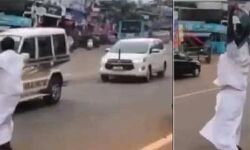 തൃശൂര്‍ കേച്ചേരിയില്‍ മുഖ്യമന്ത്രിക്കെതിരേ യൂത്ത് കോണ്‍ഗ്രസിന്റെ കരിങ്കൊടി