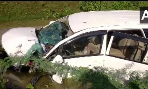 യുപിയില് കാര് ടെമ്പോ വാനിലിടിച്ച് ആറ് മരണം; ഏഴുപേര്ക്ക് പരിക്ക് യുപിയില് കാര് ടെമ്പോ വാനിലിടിച്ച് ആറ് മരണം; ഏഴുപേര്ക്ക് പരിക്ക്
