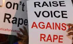 കാമുകനൊപ്പം ഒളിച്ചോടാന്‍ രാത്രി പാര്‍ക്കിലെത്തിയ 17കാരിയെ പീഡനത്തിനിരയാക്കി പോലിസുകാരന്‍