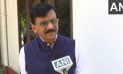 സഞ്ജയ് റാവത്തിന്റെ വീട്ടില് ഇഡി റെയ്ഡ്; പ്രതിഷേധവുമായി ശിവസേന പ്രവര്ത്തകര് സഞ്ജയ് റാവത്തിന്റെ വീട്ടില് ഇഡി റെയ്ഡ്; പ്രതിഷേധവുമായി ശിവസേന പ്രവര്ത്തകര്