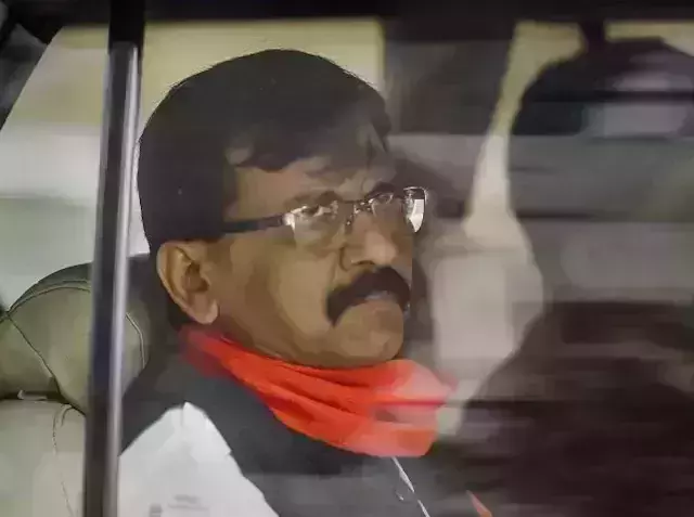 സഞ്ജയ് റാവത്തിനെ ആഗസ്ത് നാല് വരെ ഇഡി കസ്റ്റഡിയില് വിട്ട് കോടതി സഞ്ജയ് റാവത്തിനെ ആഗസ്ത് നാല് വരെ ഇഡി കസ്റ്റഡിയില് വിട്ട് കോടതി