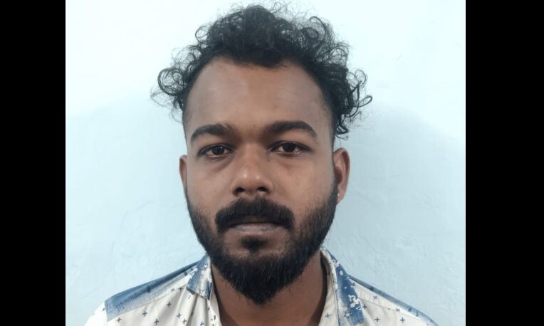 നഗ്നഫോട്ടോ ആവശ്യപ്പെട്ട് 16കാരിയെ ഭീഷണിപ്പെടുത്തി; യുവാവ് പോക്സോ കേസില് അറസ്റ്റില് നഗ്നഫോട്ടോ ആവശ്യപ്പെട്ട് 16കാരിയെ ഭീഷണിപ്പെടുത്തി; യുവാവ് പോക്സോ കേസില് അറസ്റ്റില്