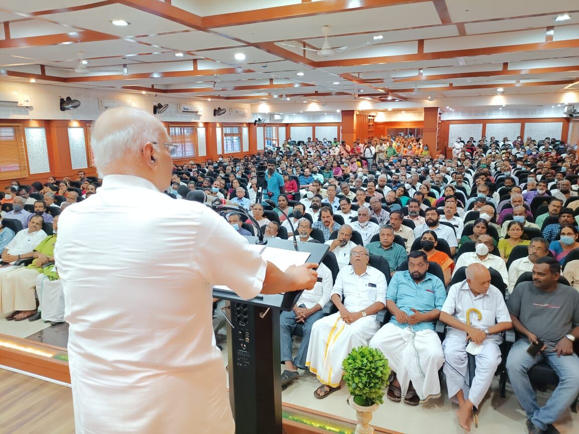 ഭരണനിർവഹണ സമിതിയും നീതിന്യായവ്യവസ്ഥയും ആർഎസ്എസിന്റെ തടവറയിൽ: എസ്ആർപി ഭരണനിർവഹണ സമിതിയും നീതിന്യായവ്യവസ്ഥയും ആർഎസ്എസിന്റെ തടവറയിൽ: എസ്ആർപി