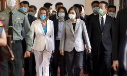 പിന്നോട്ടില്ലെന്ന് അമേരിക്ക; തായ്വാനെ വളയാന് ചൈന, സംഘര്ഷം മുറുകുന്നു പിന്നോട്ടില്ലെന്ന് അമേരിക്ക; തായ്വാനെ വളയാന് ചൈന, സംഘര്ഷം മുറുകുന്നു