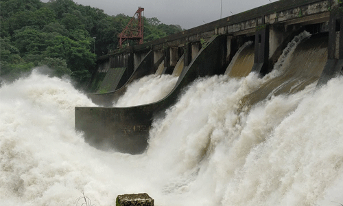 പൊരിങ്ങല്ക്കുത്ത് ഡാമിന്റെ മൂന്നാമത്തെ സ്ലൂയിസ് ഗേറ്റ് തുറന്നു പൊരിങ്ങല്ക്കുത്ത് ഡാമിന്റെ മൂന്നാമത്തെ സ്ലൂയിസ് ഗേറ്റ് തുറന്നു