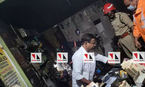 മൊബൈൽ ഫോൺ ബാറ്ററി പൊട്ടി​ത്തെറിച്ച്​ കടക്ക്​ തീപിടിച്ചു