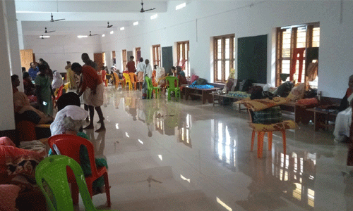 മഴ കുറഞ്ഞെങ്കിലും മാള മേഖലയിലെ ക്യാംപുകളില്‍ നിന്നും മടങ്ങാനാകാതെ കുടുംബങ്ങള്‍