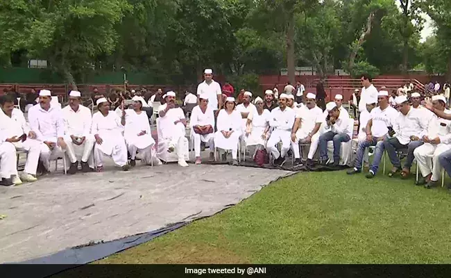 കോണ്‍ഗ്രസ് പ്രതിഷേധം ഇന്ന്; ഡല്‍ഹിയില്‍ നിരോധനാജ്ഞ