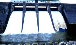 മലമ്പുഴ ഡാമിന്റെ നാലു ഷട്ടറുകൾ തുറന്നു മലമ്പുഴ ഡാമിന്റെ നാലു ഷട്ടറുകൾ തുറന്നു