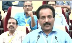 എസ്എസ്എല്വി റോക്കറ്റില്നിന്ന് ഉപഗ്രഹങ്ങള് വേര്പ്പെട്ടു; ഉദ്ദേശിച്ച ഭ്രമണപഥത്തിലെത്തിയില്ലെന്ന് ഐഎസ്ആര്ഒ എസ്എസ്എല്വി റോക്കറ്റില്നിന്ന് ഉപഗ്രഹങ്ങള് വേര്പ്പെട്ടു; ഉദ്ദേശിച്ച ഭ്രമണപഥത്തിലെത്തിയില്ലെന്ന് ഐഎസ്ആര്ഒ