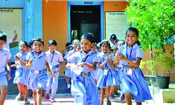 വയനാട്ടില്‍ വിദ്യാഭ്യാസ സ്ഥാപനങ്ങള്‍ക്ക് സമ്പൂര്‍ണ അവധി; ബാക്കിയിടങ്ങളില്‍ ഇങ്ങനെ