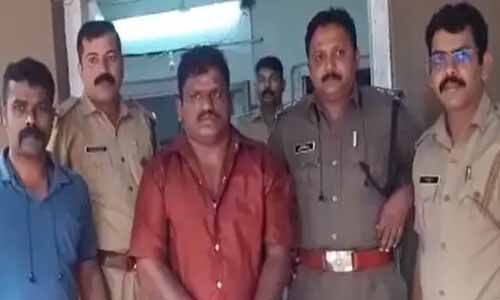 പോലിസ് വേഷത്തിലെത്തി പണവും സ്വര്ണവും കവര്ന്ന പ്രതി പിടിയില് പോലിസ് വേഷത്തിലെത്തി പണവും സ്വര്ണവും കവര്ന്ന പ്രതി പിടിയില്