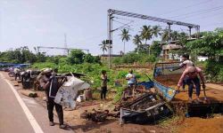 പരപ്പനങ്ങാടിയില്‍ കസ്റ്റഡി വാഹനങ്ങള്‍ പൊളിച്ച് നീക്കല്‍ തുടങ്ങി