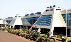 കരിപ്പൂര്‍ വിമാനത്താവളത്തില്‍ സ്വര്‍ണം കടത്താന്‍ ശ്രമിച്ചയാളും തട്ടിയെടുക്കാന്‍ ശ്രമിച്ച സംഘവും അറസ്റ്റില്‍