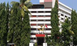 സര്ക്കാരിന്റെ പ്രവര്ത്തനങ്ങള് ശരാശരിയ്ക്കും താഴെ; മുഖ്യമന്ത്രി അടിയന്തരമായി ഇടപെടണമെന്ന് സിപിഎം നേതൃയോഗം സര്ക്കാരിന്റെ പ്രവര്ത്തനങ്ങള് ശരാശരിയ്ക്കും താഴെ; മുഖ്യമന്ത്രി അടിയന്തരമായി ഇടപെടണമെന്ന് സിപിഎം നേതൃയോഗം