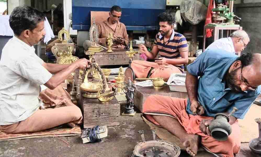 നൂറ്റാണ്ടിന്റെ കഥ പറയുന്ന കുഞ്ഞിമംഗലത്തിന്റെ വിഗ്രഹപ്പെരുമ നൂറ്റാണ്ടിന്റെ കഥ പറയുന്ന കുഞ്ഞിമംഗലത്തിന്റെ വിഗ്രഹപ്പെരുമ