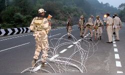 കശ്മീരില് സായുധാക്രമണം; ഒരാള്ക്ക് പരിക്ക് കശ്മീരില് സായുധാക്രമണം; ഒരാള്ക്ക് പരിക്ക്