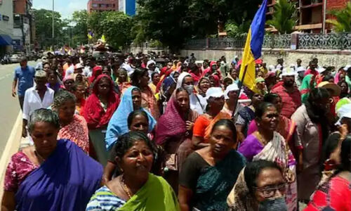 അദാനി പോര്ട്ട് ഉപരോധം: മല്സ്യത്തൊഴിലാളികളുമായി മുഖ്യമന്ത്രി ചര്ച്ചയ്ക്ക് സന്നദ്ധമാവണമെന്ന് ലത്തീന് അതിരൂപത അദാനി പോര്ട്ട് ഉപരോധം: മല്സ്യത്തൊഴിലാളികളുമായി മുഖ്യമന്ത്രി ചര്ച്ചയ്ക്ക് സന്നദ്ധമാവണമെന്ന് ലത്തീന് അതിരൂപത