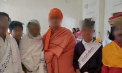 സ്വാതന്ത്ര്യദിന ഘോഷയാത്രയിൽ സവർക്കറെ തിരുകിക്കയറ്റി; അധ്യാപകരോട് വിശദീകരണം തേടി അധികൃതർ