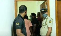 เดฏเตเดตเดพเดตเดฟเดจเตเดฑเต เดฆเตเดนเดฎเดพเดธเดเดฒเด เดฎเตเดฑเดฟเดตเตเดเดณเตโ, เดซเตโเดฒเดพเดฑเตเดฑเดฟเดฒเตโ เดเดชเตเดชเด เดคเดพเดฎเดธเดฟเดเตเดเดฟเดฐเตเดจเตเดจ เดเตเดดเดฟเดเตเดเตเดเต เดธเตเดตเดฆเตเดถเดฟเดฏเต เดเดพเดฃเดพเดจเดฟเดฒเตเดฒ เดฏเตเดตเดพเดตเดฟเดจเตเดฑเต เดฆเตเดนเดฎเดพเดธเดเดฒเด เดฎเตเดฑเดฟเดตเตเดเดณเตโ, เดซเตโเดฒเดพเดฑเตเดฑเดฟเดฒเตโ เดเดชเตเดชเด เดคเดพเดฎเดธเดฟเดเตเดเดฟเดฐเตเดจเตเดจ เดเตเดดเดฟเดเตเดเตเดเต เดธเตเดตเดฆเตเดถเดฟเดฏเต เดเดพเดฃเดพเดจเดฟเดฒเตเดฒ