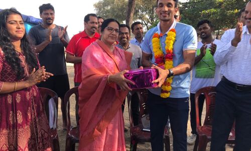 കോമണ് വെല്ത്ത് ഗെയിംസിലെ മെഡല് ജേതാവ് അബ്ദുല്ല അബൂബക്കറിന് സ്വീകരണം നല്കി കോമണ് വെല്ത്ത് ഗെയിംസിലെ മെഡല് ജേതാവ് അബ്ദുല്ല അബൂബക്കറിന് സ്വീകരണം നല്കി