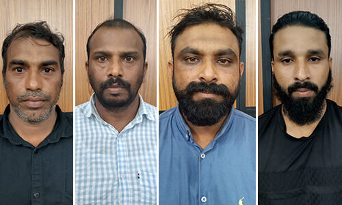 സ്വര്ണ്ണക്കവര്ച്ചയിലെ കമ്മീഷനില് തര്ക്കം: യുവാവില്നിന്ന് കാറും പണവും മൊബൈലും കവര്ന്ന നാലംഗ സംഘം അറസ്റ്റില് സ്വര്ണ്ണക്കവര്ച്ചയിലെ കമ്മീഷനില് തര്ക്കം: യുവാവില്നിന്ന് കാറും പണവും മൊബൈലും കവര്ന്ന നാലംഗ സംഘം അറസ്റ്റില്