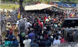 അദാനി പോര്‍ട്ട് ഉപരോധം രണ്ടാം ദിവസത്തിലേയ്ക്ക്; മല്‍സ്യത്തൊഴിലാളികളെ ചര്‍ച്ചയ്ക്ക് ക്ഷണിച്ച് ജില്ലാ കലക്ടര്‍