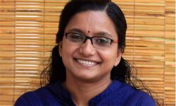 പ്രിയ വര്‍ഗീസിന്റെ നിയമനം മരവിപ്പിച്ച് ഗവര്‍ണര്‍; കണ്ണൂര്‍ സര്‍വകലാശാല വിസിയ്ക്ക് കാരണം കാണിക്കല്‍ നോട്ടീസ്