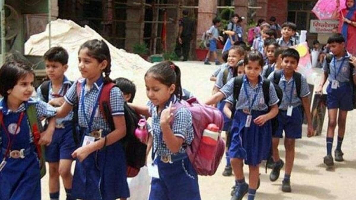 സംസ്ഥാനത്തെ വിദ്യാര്ഥികളുടെയും രക്ഷിതാക്കളുടെയും വിവരം ശേഖരിച്ചു നല്കാന് കേന്ദ്രനിര്ദേശം സംസ്ഥാനത്തെ വിദ്യാര്ഥികളുടെയും രക്ഷിതാക്കളുടെയും വിവരം ശേഖരിച്ചു നല്കാന് കേന്ദ്രനിര്ദേശം