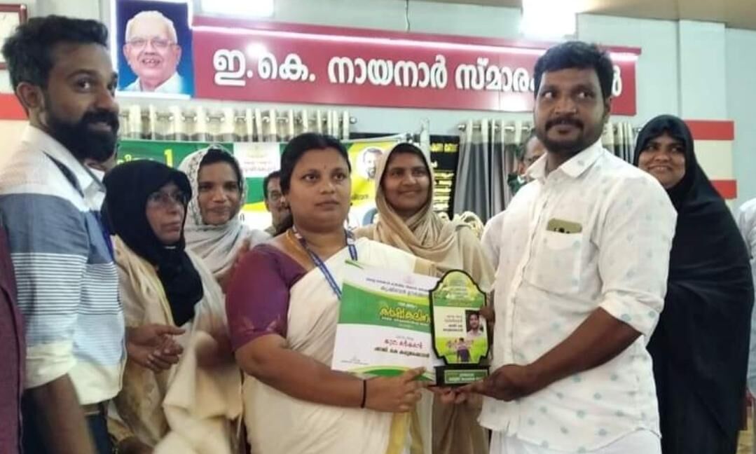 കര്ഷക ദിനത്തില് കര്ഷകരെ ആദരിച്ചു കര്ഷക ദിനത്തില് കര്ഷകരെ ആദരിച്ചു