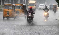 സംസ്ഥാനത്ത് മൂന്ന് ദിവസം ശക്തമായ മഴക്ക് സാധ്യത;മല്‍സ്യ ബന്ധനത്തിന് വിലക്ക്