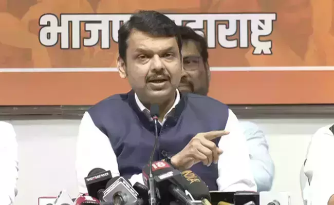 നിയമസഭാ തിരഞ്ഞെടുപ്പിലെ ക്രമക്കേട്: ദേവേന്ദ്ര ഫഡ്‌നാവിസിന് ഹൈക്കോടതി നോട്ടിസ്