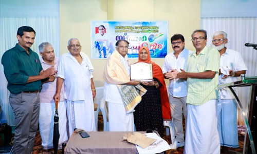 പി സി അബ്ദുറഹിമാനെ സൗഹൃദവേദി തിരൂര് ആദരിച്ചു പി സി അബ്ദുറഹിമാനെ സൗഹൃദവേദി തിരൂര് ആദരിച്ചു