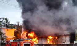 കോഴിക്കോട് പെയിന്റ് ഗോഡൗണില്‍ വന്‍ തീപ്പിടിത്തം